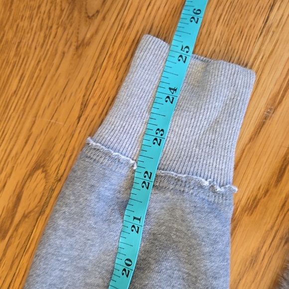 Universal Studios Gryffindor Sweatshirt, Womens Medium, Decent Condition - Picture 10 of 13